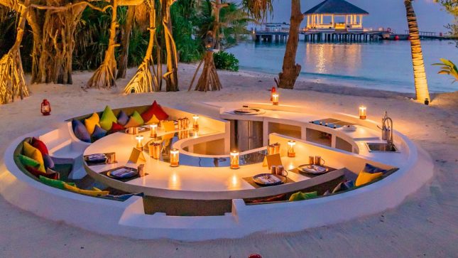 jw-mlejs-riha-destination-dining-21313_Wide-Hor