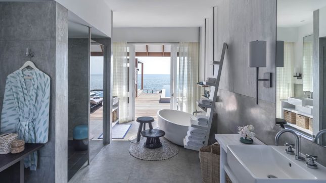 Water Villa with Pool – Partial Sea View