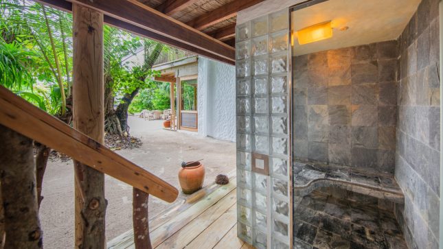 2 Bedroom Crusoe with Pool