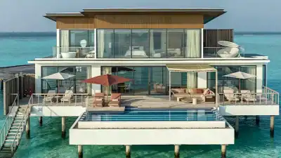 Three-Bedroom Ocean Water Pool Atelier