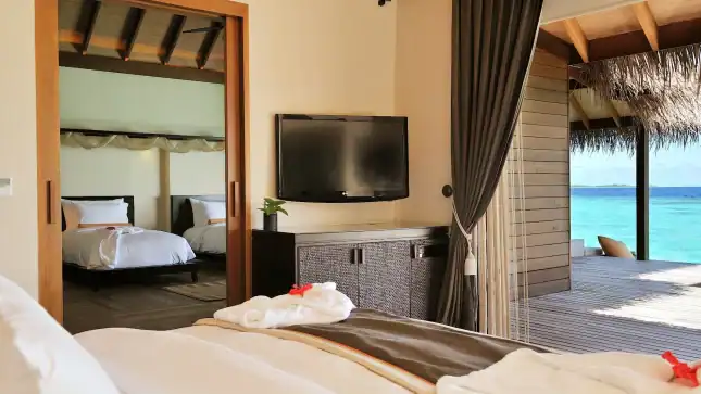 Sunset Family Ocean Suite with Pool