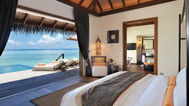 Sunset Ocean Suite with Pool