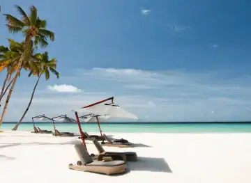 Constance Halaveli Beach