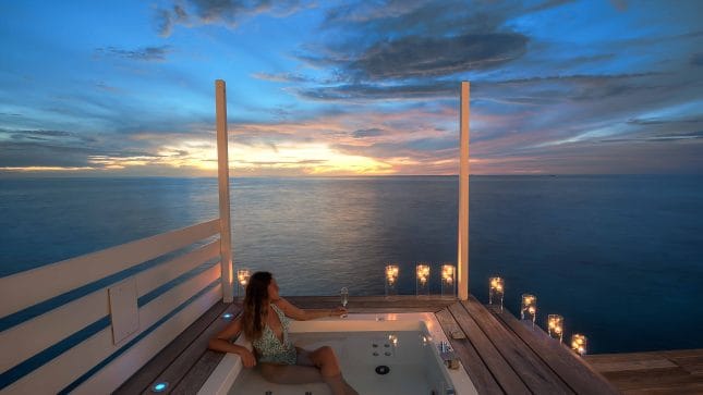 Jacuzzi Water Villas