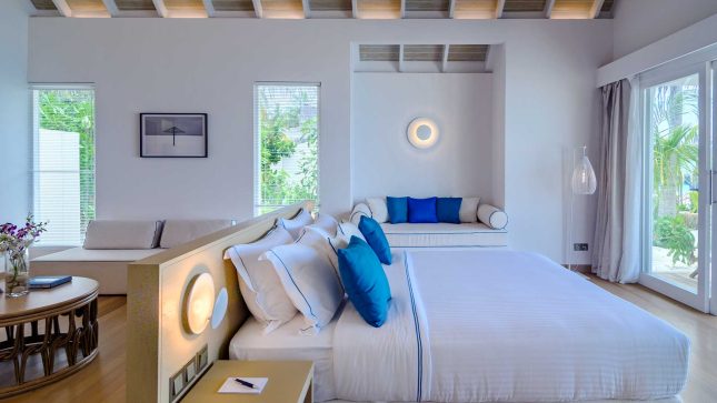 Deluxe Beach Villa With Pool
