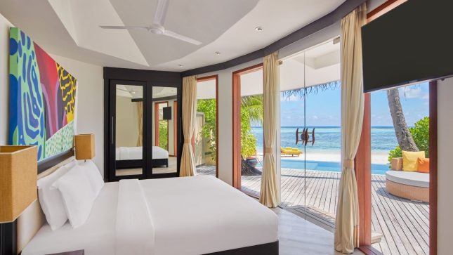 Beachfront Infinity Pool Villa / Beachfront Family Pool Villa
