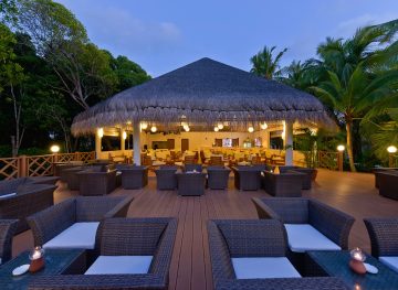 Dreamland Maldives - Lake Bar