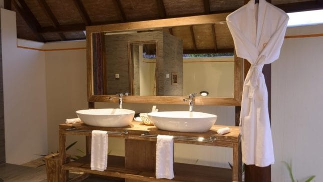 Dhigufaru Island Resort - Semi Water Villa