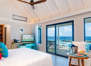 Honeymoon Sunset Water Villa with Pool