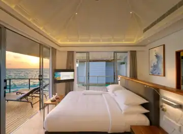 Over Water Villa / 1 Bedroom Sunset Over Water Villa with Hot Tub