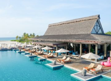 Breeze Poolside Dining & Bar
