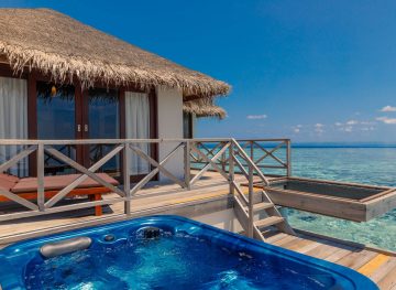 Standard Jacuzzi Water Villa