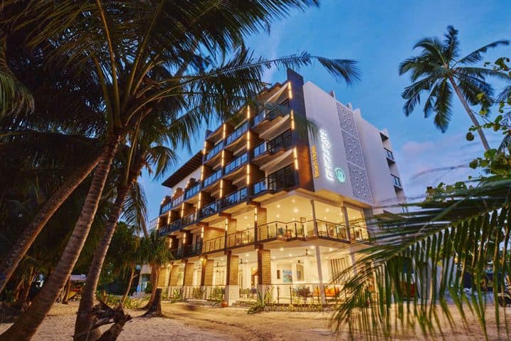 Beach Hotel Dhigurah