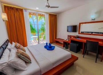 Athiri Beach - The ocean view rooms