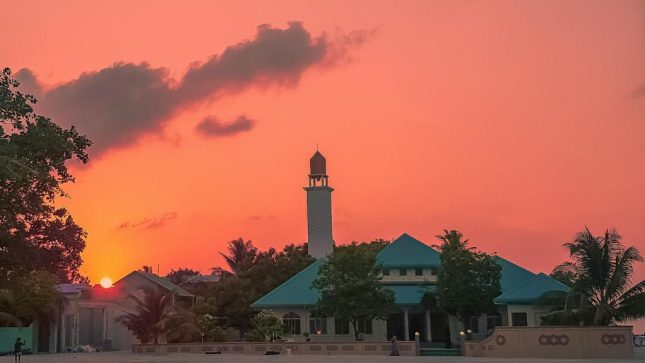 Around Maafolhey Han’dhaan