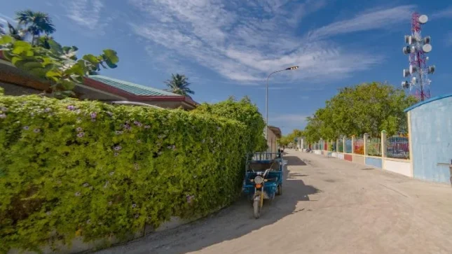 Around Maafolhey Han’dhaan