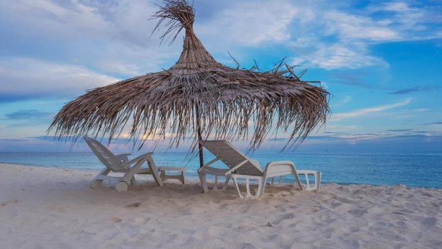 Around Maafolhey Han’dhaan