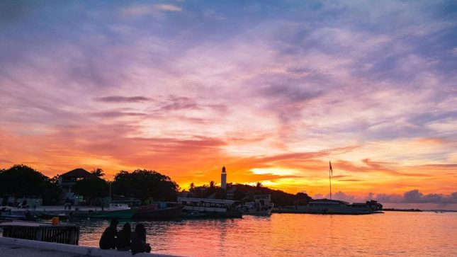 Around Maafolhey Han’dhaan