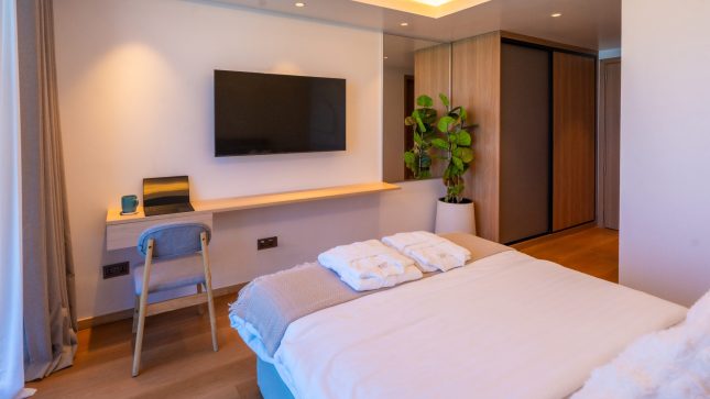 Lazzlla Apartments - One Bedroom City View