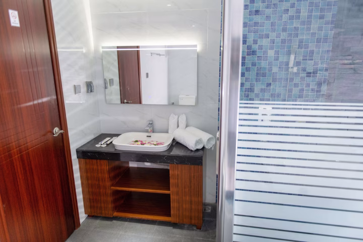 Ari Grand Hotel - Bathroom