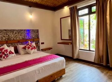 Deluxe Family Suite with Adjoining Room