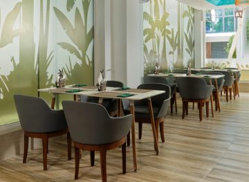 Easy Eats Cafe' & Bistro