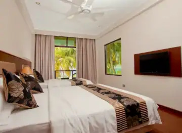 Deluxe Triple Room Seaview with Balcony